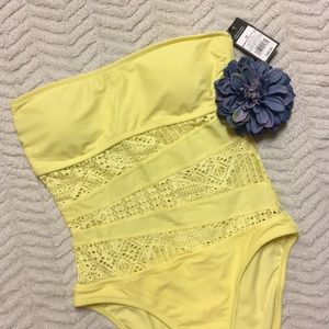 *SOLD* 👙☀️🌊 Strapless One-Piece Bathing Suit